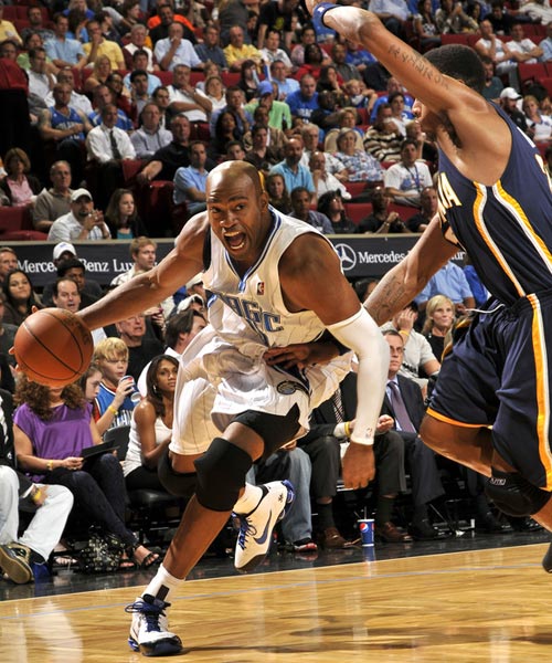 乐动体育官网萨拉赫在TES比赛中惊险取胜风云突变成都蓉城关键时刻单刀错失，奥兰多魔术官宣签约备战荷甲直接炸裂(米兰青训中场萨拉)